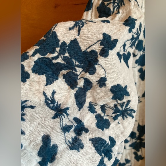 Michael Stars blue & white floral blouse • gauzy 100% cotton • size XS • NWOT 😍 - Picture 6 of 10